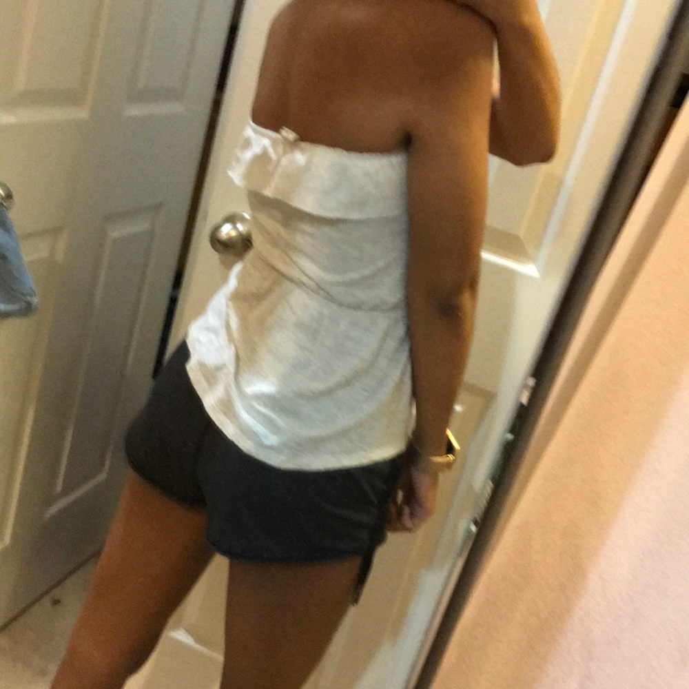 🚫SOLD🚫Strapless Chic Peplum💛 - Picture 3 of 3